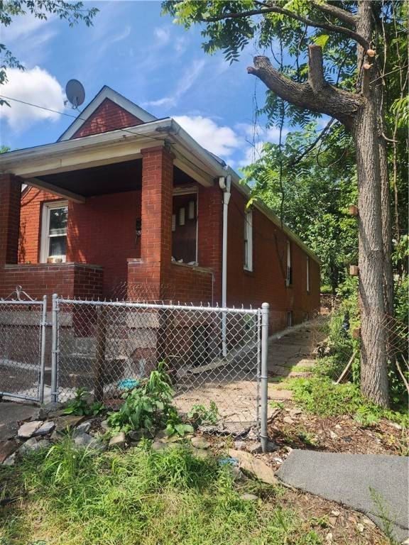 313 Linton St, Mckees Rocks, PA 15136