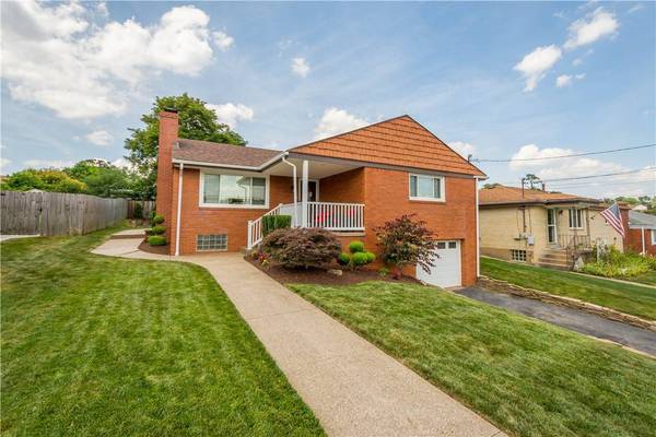 3475 Bench Dr, Baldwin Boro, PA 15236
