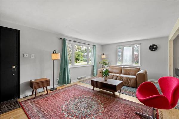 107 Phillips Dr, Peters Twp, PA 15317
