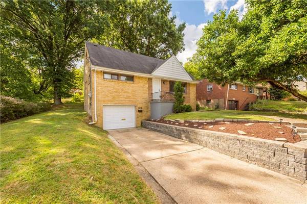 423 Woodrift Ln, Pleasant Hills, PA 15236