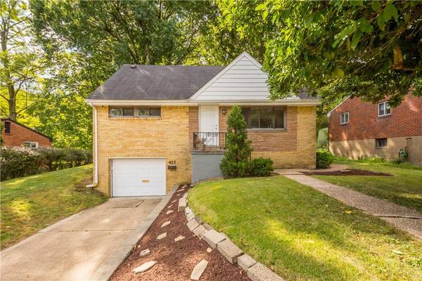 423 Woodrift Ln, Pleasant Hills, PA 15236