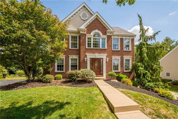5699 Villahaven Dr, Bethel Park, PA 15236