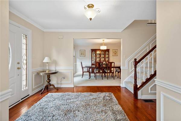 5699 Villahaven Dr, Bethel Park, PA 15236