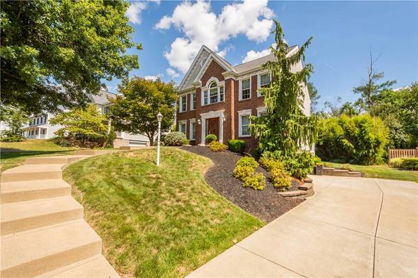 5699 Villahaven Dr, Bethel Park, PA 15236