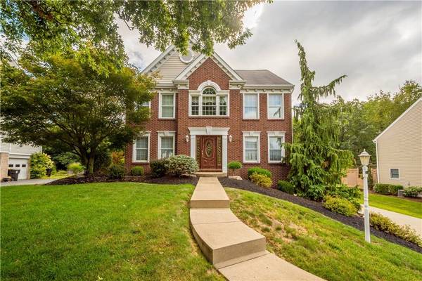 5699 Villahaven Dr, Bethel Park, PA 15236