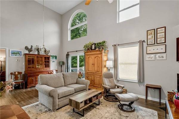 220 Brae Glen Dr, North Strabane, PA 15317