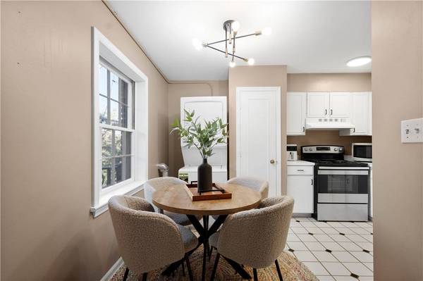 110 Jamestown Dr #D, Scott Twp, PA 15216