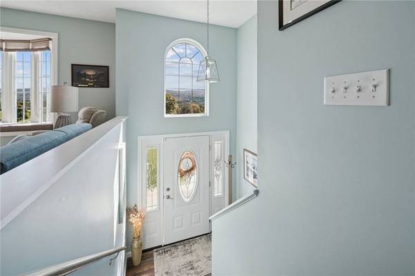 122 Grand View Dr, Derry Twp, PA 15671