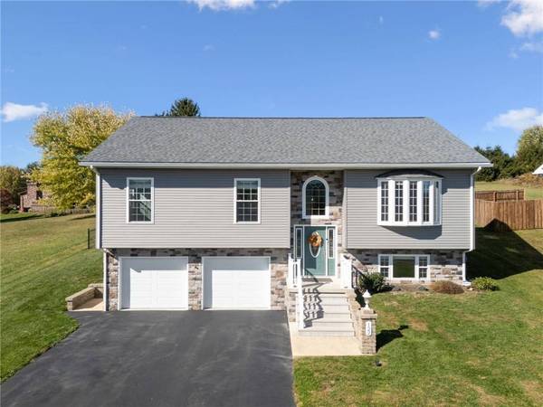 122 Grand View Dr, Derry Twp, PA 15671