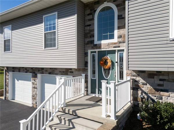 122 Grand View Dr, Derry Twp, PA 15671
