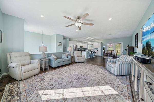 122 Grand View Dr, Derry Twp, PA 15671