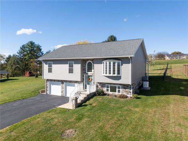 122 Grand View Dr, Derry Twp, PA 15671