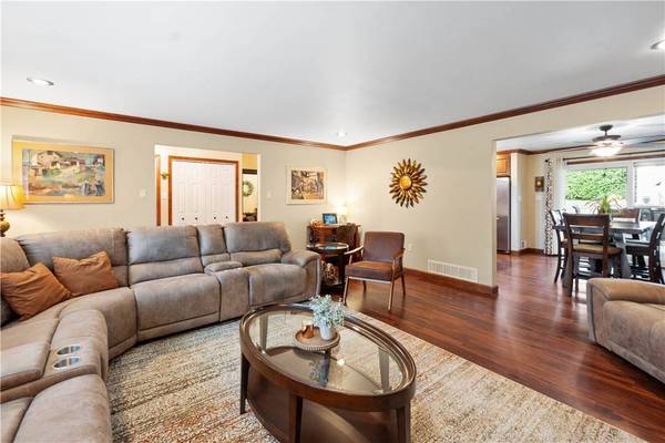 4954 Parkvue Dr, Whitehall, PA 15236