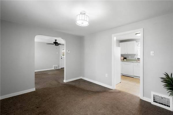 201 Conniston Ave, Bon Air, PA 15210