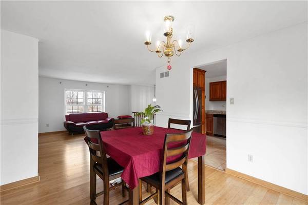 186 Sylvania Dr, South Park, PA 15236