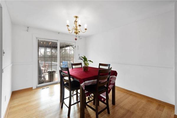 186 Sylvania Dr, South Park, PA 15236