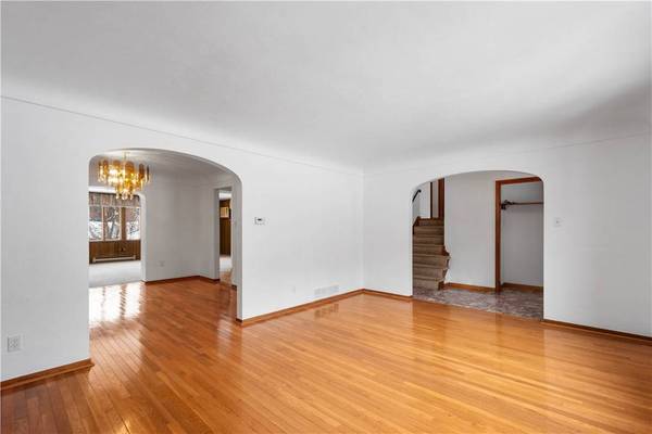 3930 Edge Rd, Brentwood, PA 15227