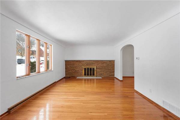 3930 Edge Rd, Brentwood, PA 15227