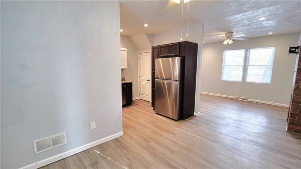 8-10 Pointview Rd, Brentwood, PA 15227