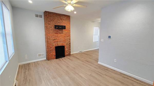 8-10 Pointview Rd, Brentwood, PA 15227