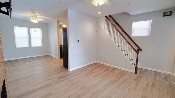 8-10 Pointview Rd, Brentwood, PA 15227