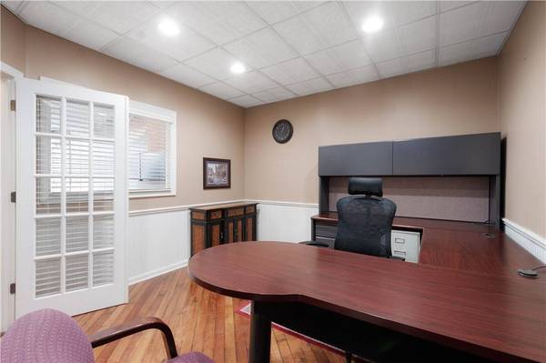 3613 Brownsville Rd, Brentwood, PA 15227