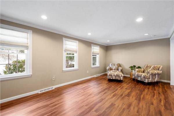 994 Westchester Rd, South Park, PA 15129