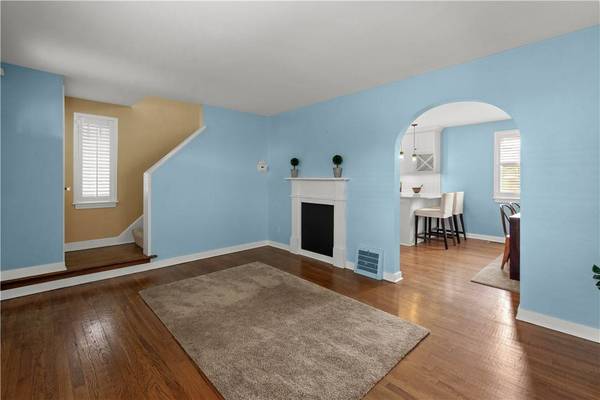 810 Irwin Dr, Baldwin Boro, PA 15236