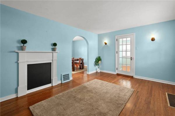 810 Irwin Dr, Baldwin Boro, PA 15236