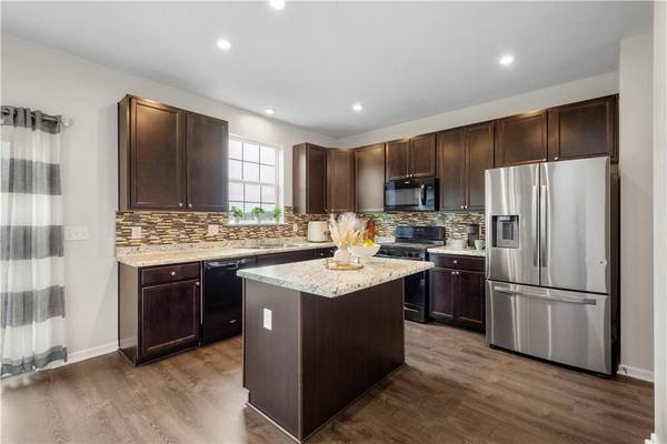 829 Frickwood Dr, South Park, PA 15129