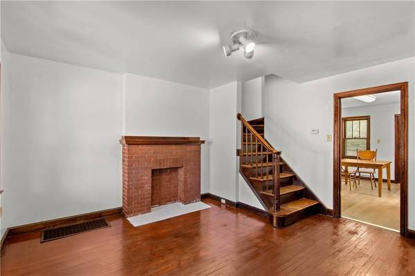 333 Greenlee Rd, Brentwood, PA 15227