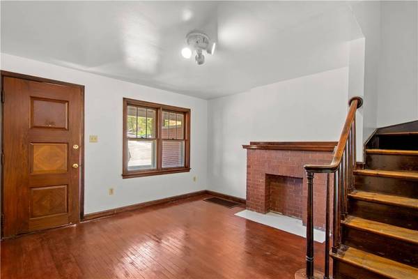 333 Greenlee Rd, Brentwood, PA 15227