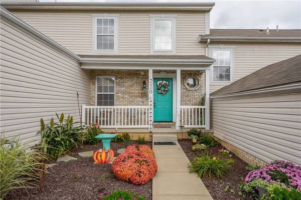 220 Brae Glen Dr, North Strabane, PA 15317