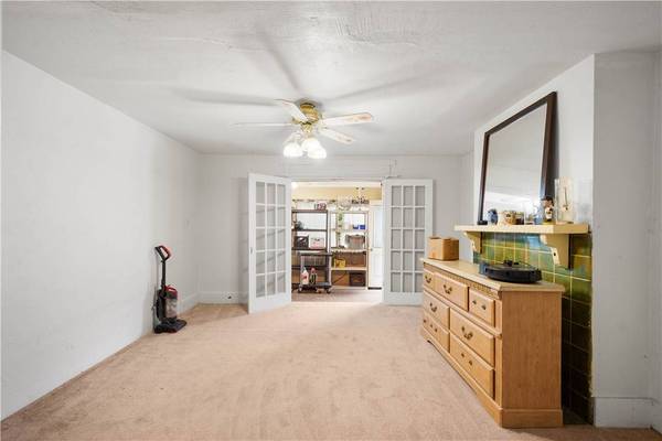 1260 Grove Rd, Castle Shannon, PA 15234