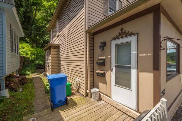 1260 Grove Rd, Castle Shannon, PA 15234