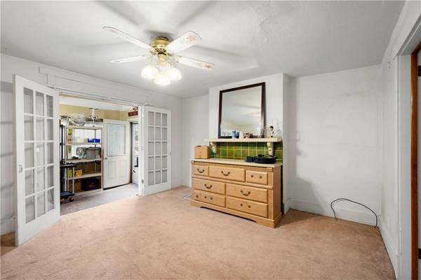 1260 Grove Rd, Castle Shannon, PA 15234