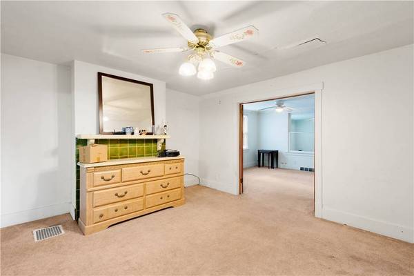 1260 Grove Rd, Castle Shannon, PA 15234