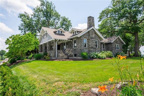 3200 Brownsville Rd, Brentwood, PA 15227
