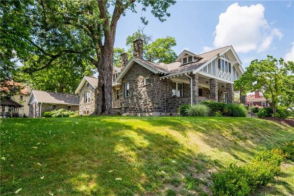 3200 Brownsville Rd, Brentwood, PA 15227