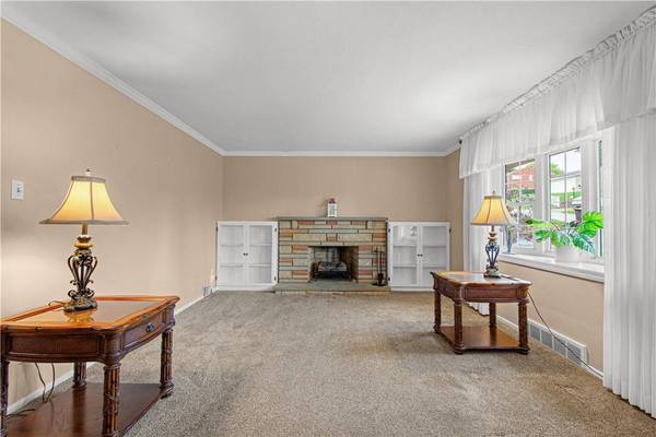 153 Woodhall Dr, Baldwin Boro, PA 15236