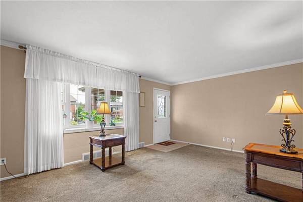 153 Woodhall Dr, Baldwin Boro, PA 15236