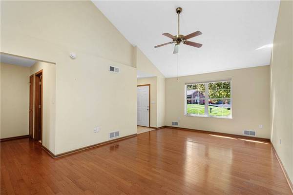 1407 Greenbriar Ct, South Park, PA 15129