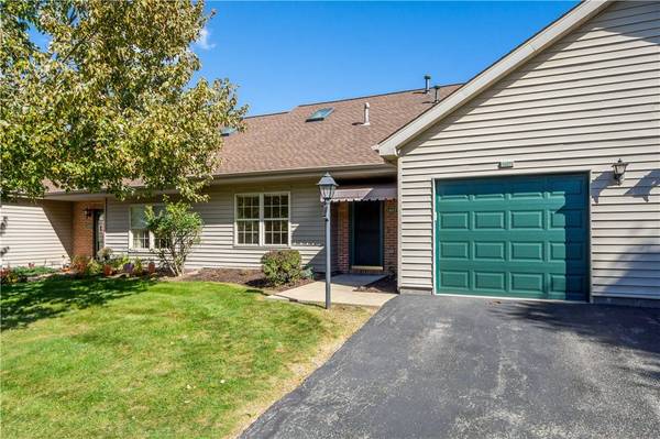1407 Greenbriar Ct, South Park, PA 15129