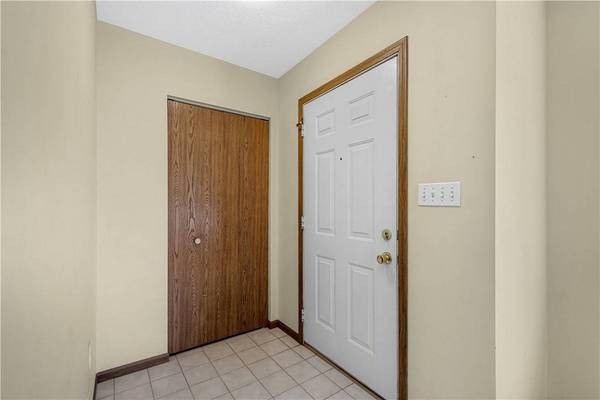 1407 Greenbriar Ct, South Park, PA 15129
