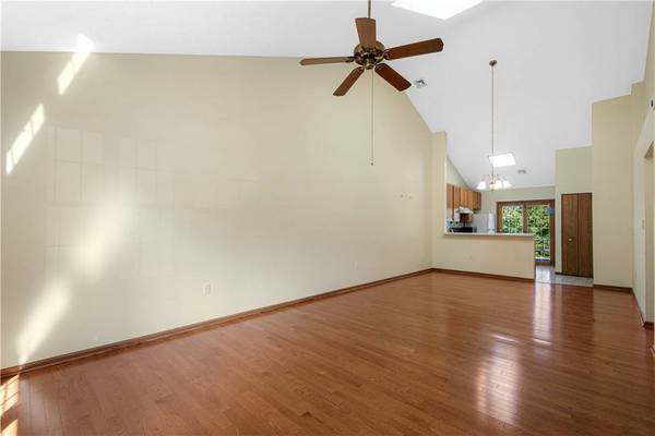 1407 Greenbriar Ct, South Park, PA 15129