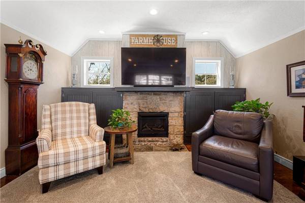 213 Drake Rd, Bethel Park, PA 15102