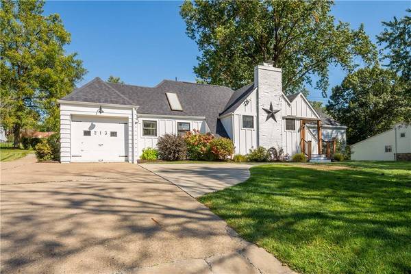 213 Drake Rd, Bethel Park, PA 15102