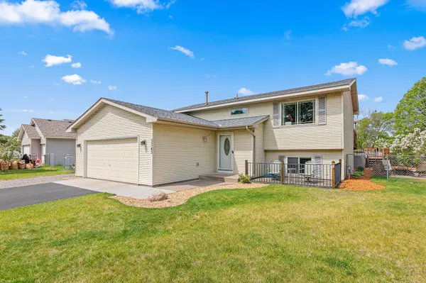3343 Quarry AVE, Anoka, MN 55303