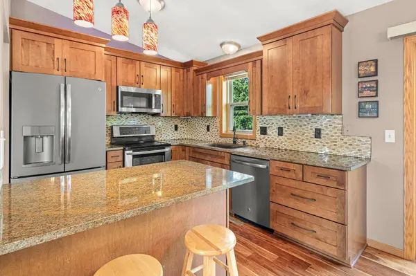 3343 Quarry AVE, Anoka, MN 55303
