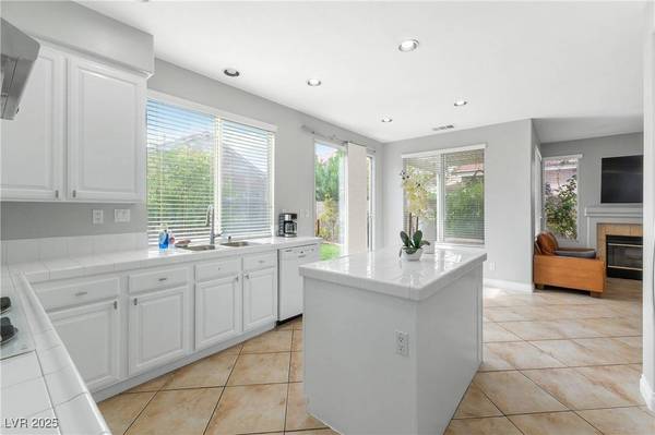 7823 Windward RD, Las Vegas, NV 89147